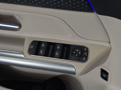 Certified 2025 Mercedes-Benz GLA 250 image 27