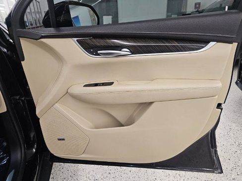 Used 2017 Cadillac XT5 FWD image 26