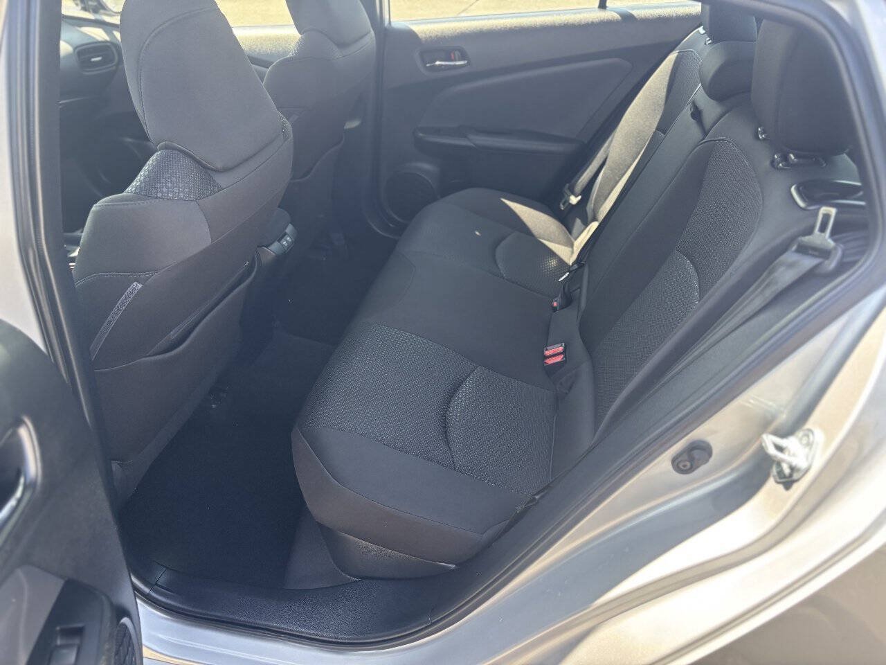 Used 2019 Toyota Prius LE w/ Carpet Mat Package FWD image 20