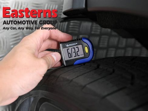 Used 2021 Ford Explorer XLT w/ Equipment Group 202A AWD/4WD image 26