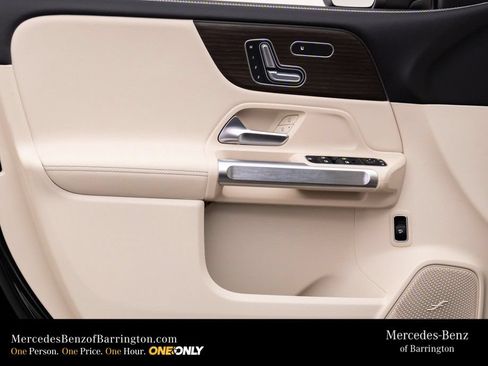 New 2026 Mercedes-Benz GLB 250 4MATIC image 15
