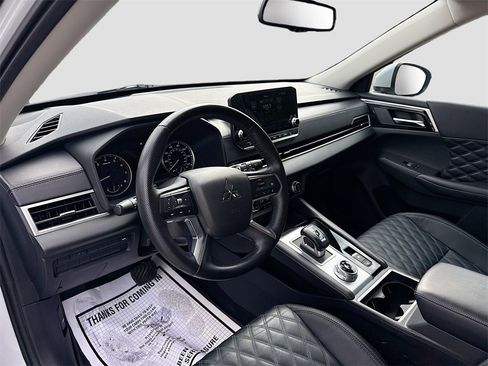 Used 2022 Mitsubishi Outlander SEL image 10