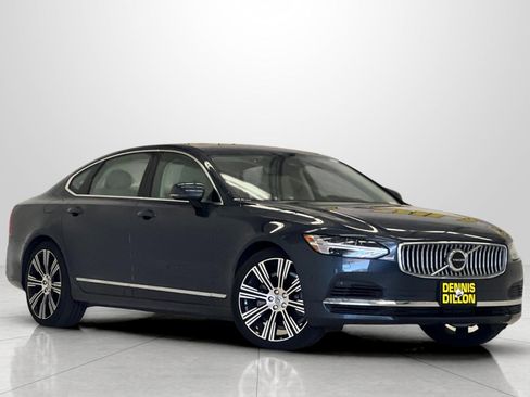 Used 2024 Volvo S90 T8 Ultimate image 2