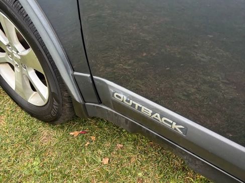 Used 2013 Subaru Outback 2.5i Limited w/ Moonroof Pkg image 28