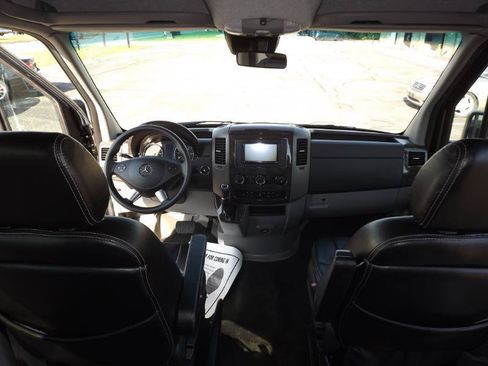 Used 2014 Mercedes-Benz Sprinter 3500 image 25