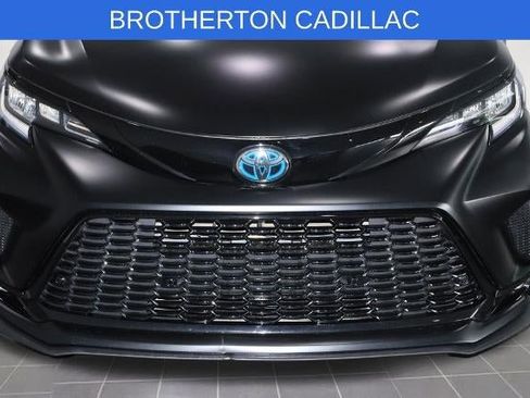 Used 2024 Toyota Sienna XSE w/ XSE Plus Package image 11
