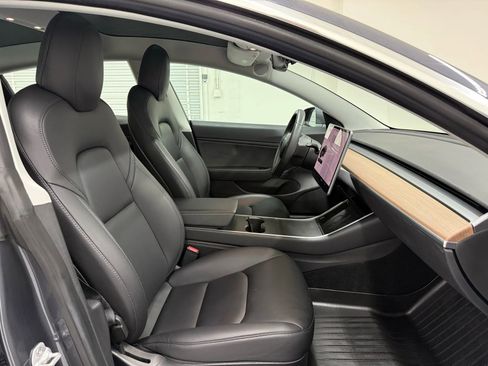 Used 2018 Tesla Model 3 Long Range image 17