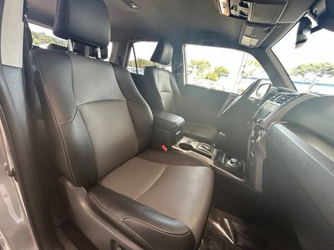 Used 2020 Toyota 4Runner SR5 Premium AWD/4WD image 27