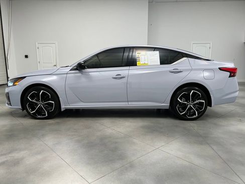 Used 2024 Nissan Altima 2.5 SR AWD/4WD image 4