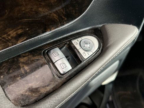 Used 2018 Mercedes-Benz Metris Passenger image 11