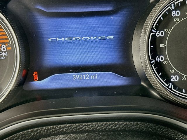 Used 2021 Jeep Cherokee Limited AWD/4WD image 17