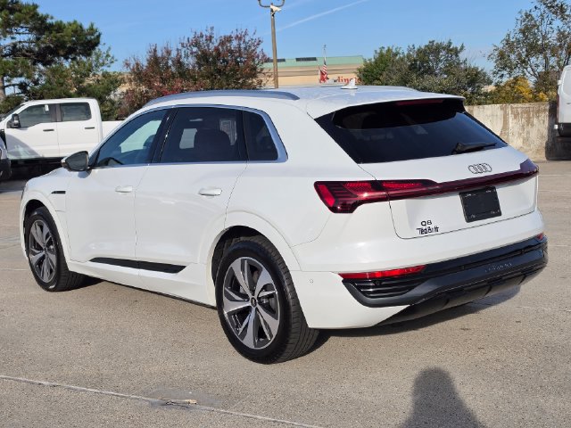 Used 2024 Audi Q8 e-tron Premium Plus AWD/4WD image 7