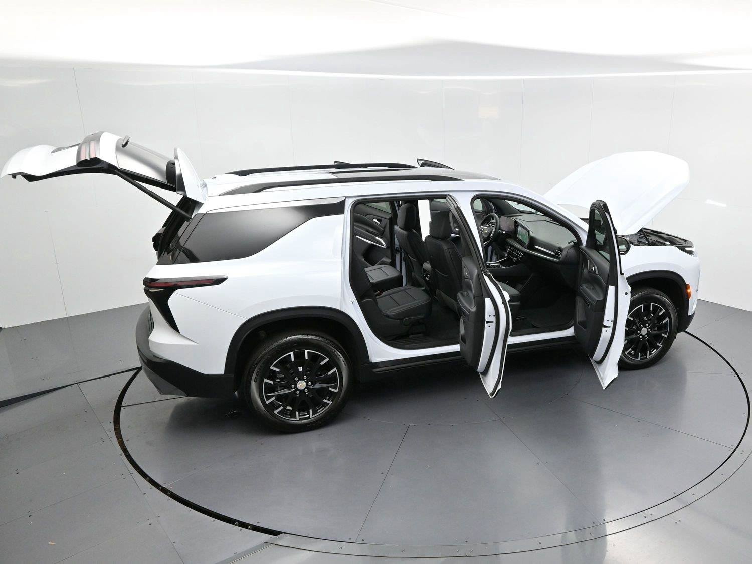 Used 2026 Chevrolet Traverse LT w/ Sun and Wheel Package FWD image 45