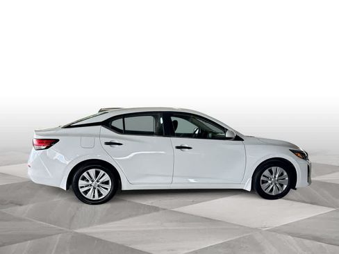 Used 2025 Nissan Sentra S FWD image 9