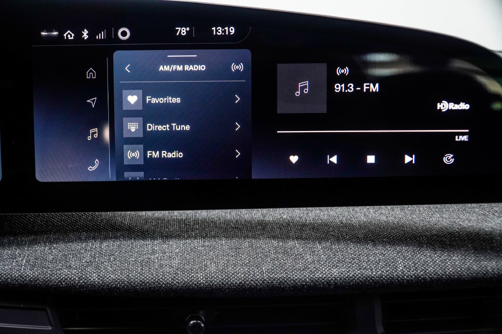 Used 2024 Lucid Air Pure RWD image 33