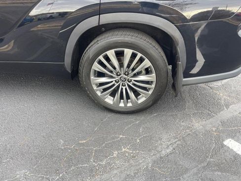 Used 2021 Toyota Highlander Platinum image 7