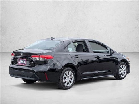 Used 2025 Toyota Corolla LE image 5