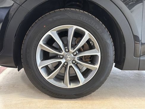 Used 2017 Hyundai Santa Fe SE image 13