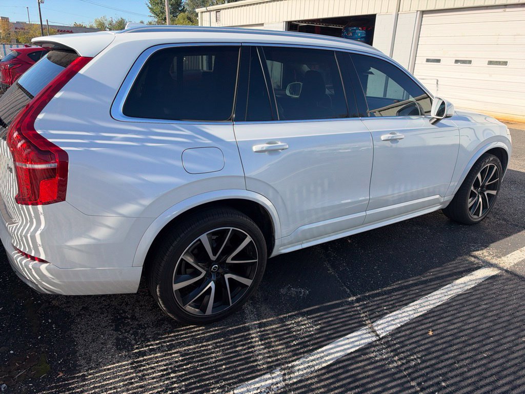 Used 2020 Volvo XC90 T6 Momentum AWD/4WD image 3