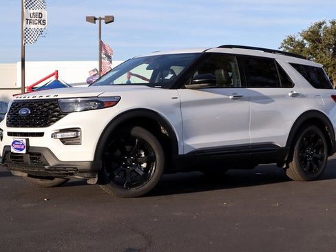 Certified 2023 Ford Explorer ST-Line w/ Class IV Trailer Tow Package image 17