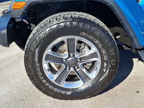Used 2020 Jeep Wrangler Unlimited Sahara AWD/4WD image 8