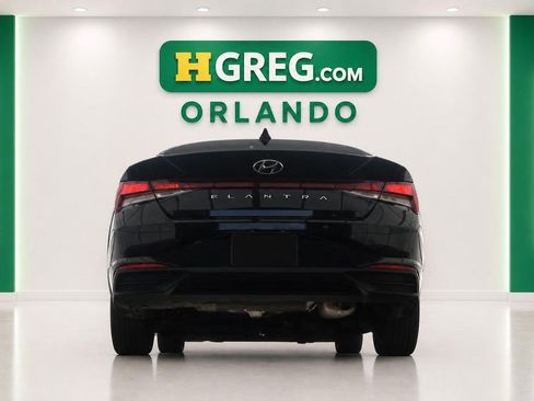 Used 2022 Hyundai Elantra SEL FWD image 8