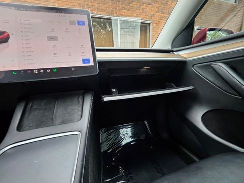 Used 2022 Tesla Model Y Long Range AWD/4WD image 54