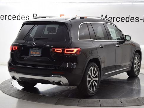Used 2022 Mercedes-Benz GLB 250 image 6