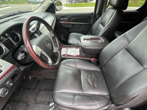 Used 2010 Cadillac Escalade ESV Luxury AWD/4WD image 15