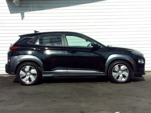 Used 2021 Hyundai Kona Ultimate FWD image 8