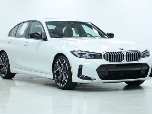 Used 2025 BMW 330i Sedan w/ M Sport Package RWD image 3