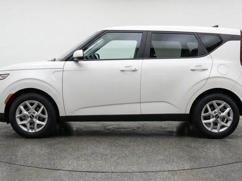 Used 2025 Kia Soul LX w/ LX Technology Package FWD image 5