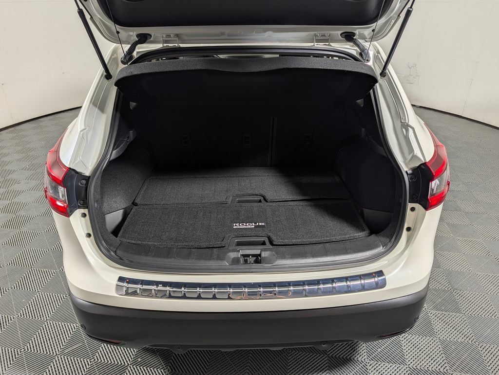 Used 2021 Nissan Rogue Sport SV FWD image 7