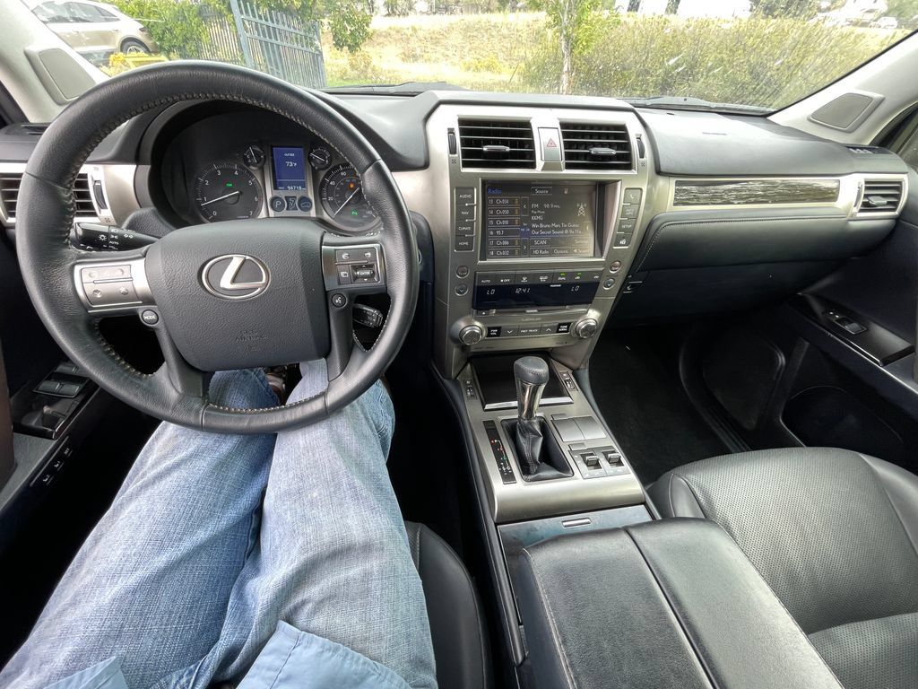 Used 2018 Lexus GX 460 w/ Navigation Package AWD/4WD image 4