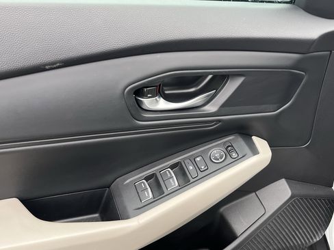 Used 2023 Honda Accord EX image 17