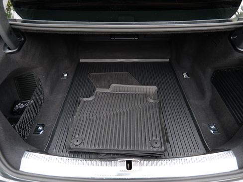 Used 2022 Audi S8 w/ S8 Executive Package image 59