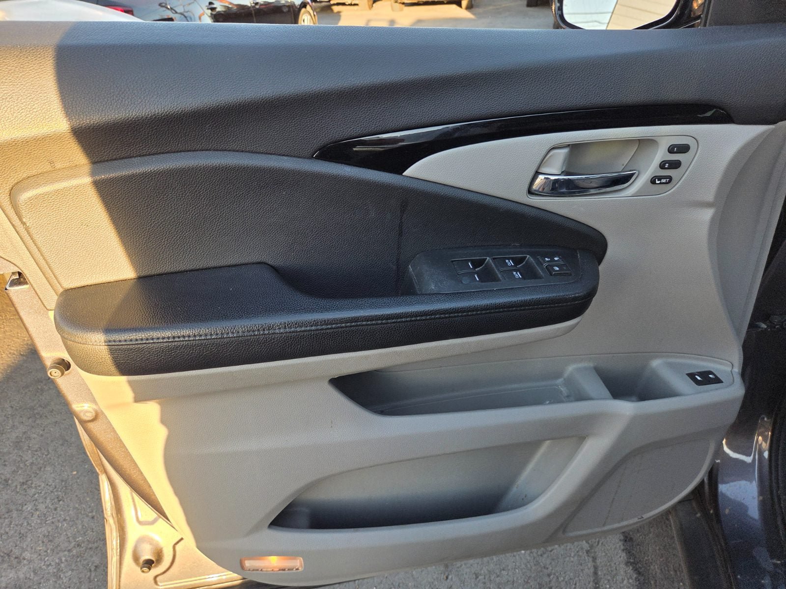 Used 2017 Honda Pilot Elite image 6