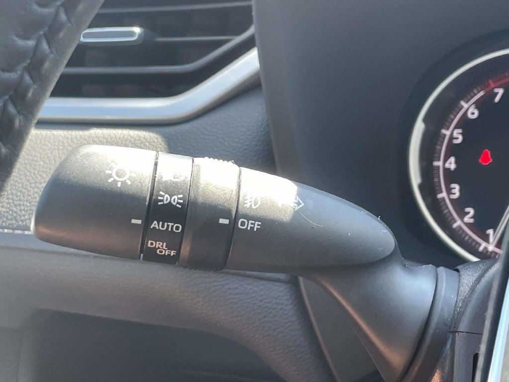 Used 2025 Toyota RAV4 XLE Premium FWD image 26