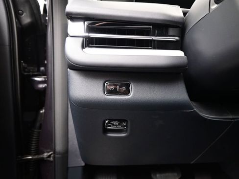 Used 2025 Lincoln Navigator Reserve AWD/4WD image 13