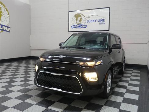 Used 2021 Kia Soul S FWD image 4