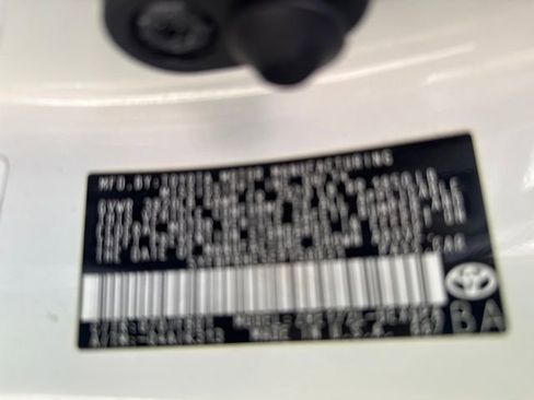 Used 2014 Toyota Corolla LE image 32