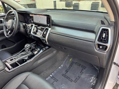 Used 2022 Kia Sorento SX AWD/4WD image 14