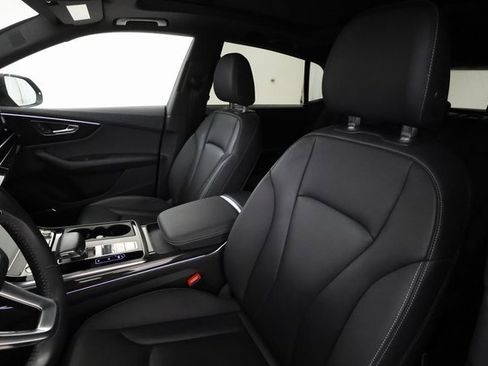 Used 2019 Audi Q8 Prestige image 12