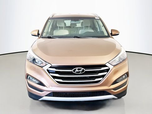 Used 2017 Hyundai Tucson Sport FWD image 2