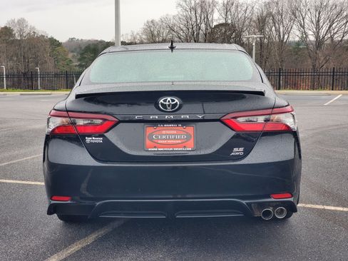 Used 2024 Toyota Camry SE image 5