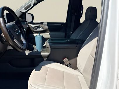Used 2023 GMC Yukon SLT w/ SLT Luxury Package