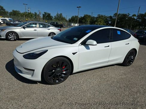 Used 2022 Tesla Model 3 Performance image 2