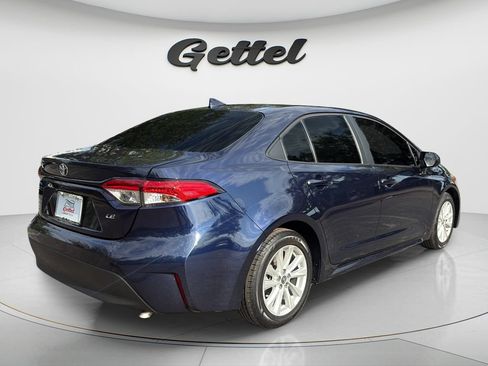 Used 2024 Toyota Corolla LE w/ LE Convenience Package FWD image 5