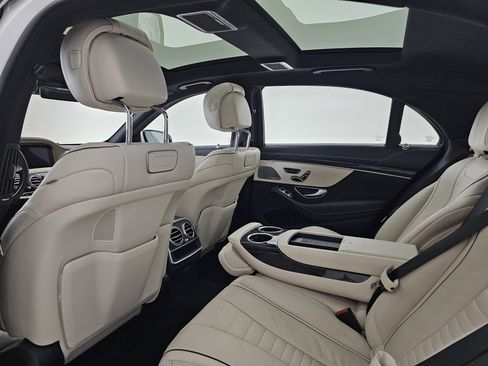 Used 2019 Mercedes-Benz S 560 Sedan image 19
