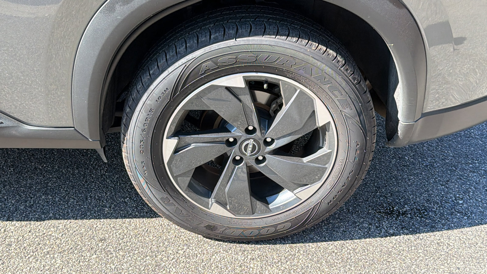 Used 2024 Nissan Rogue SV AWD/4WD image 12